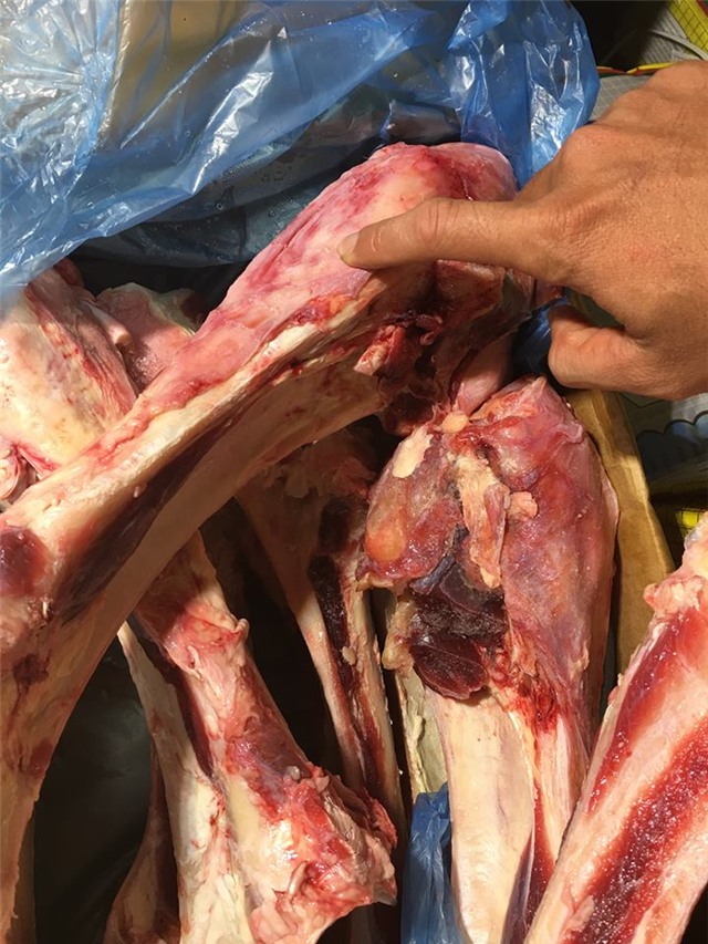 thịt bò, thịt trâu, chợ Phan Thiết, cảnh sát môi trường, hàng giả