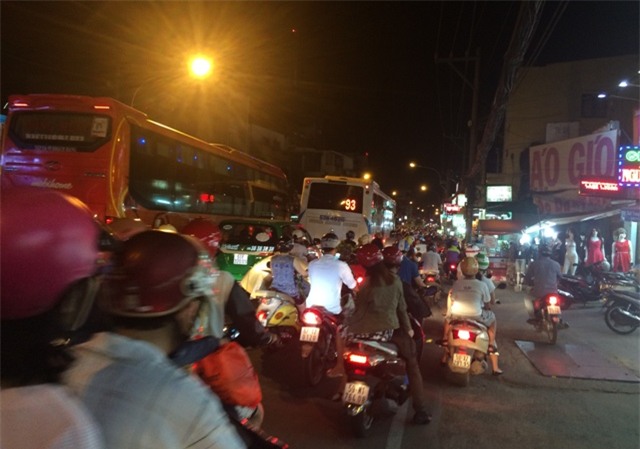 tàu xe, cuối năm, tết