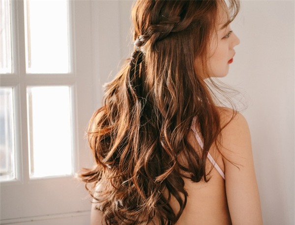4 kiểu tóc giúp bạn xinh nhất với áo dài dịp Tết này - Ảnh 11.
