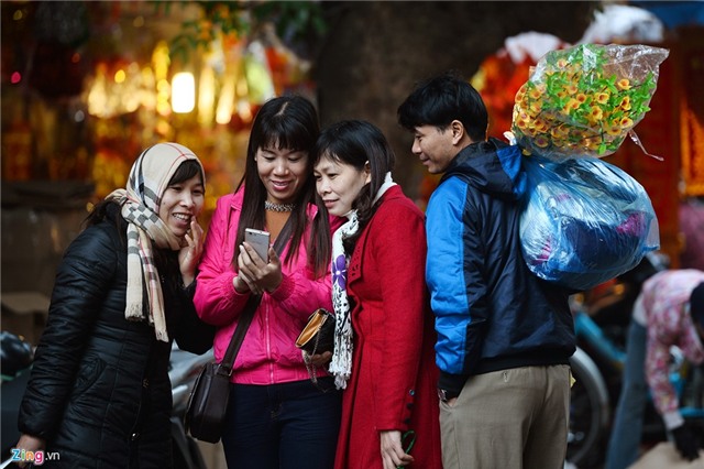 Hà Nội, Sài Gòn ngập tràn không khí Tết