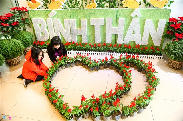 Hà Nội, Sài Gòn ngập tràn không khí Tết