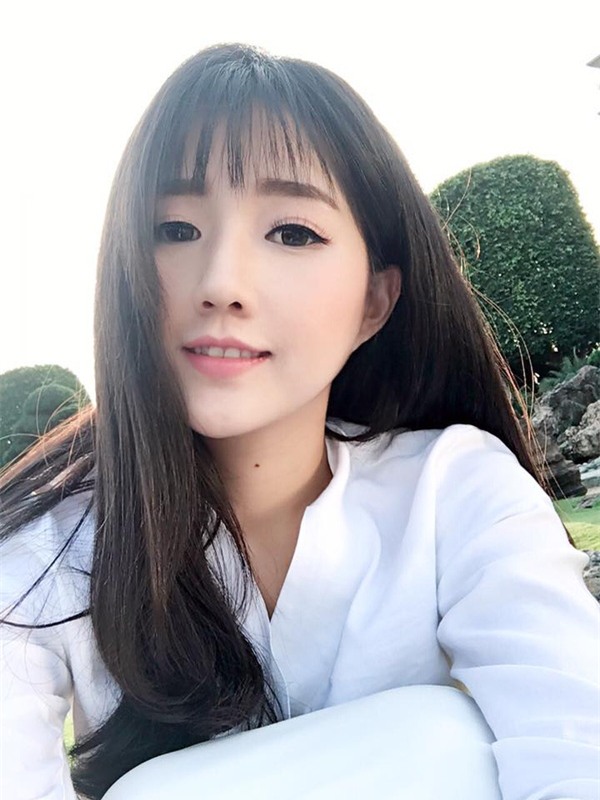 Cô bé trà sữa của Việt Nam được báo Trung ca ngợi là nữ thần hoa đào - Ảnh 6.