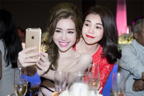 tra ngoc hang bat ngo