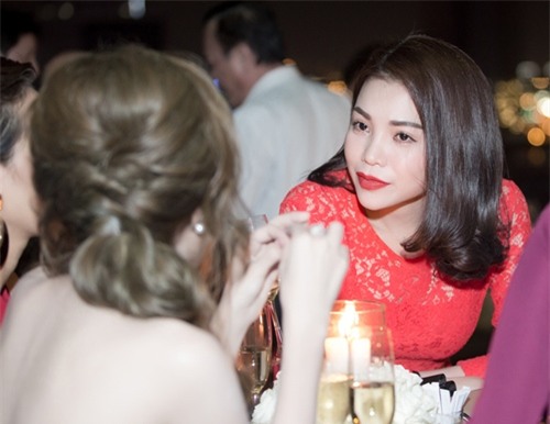 tra ngoc hang bat ngo 