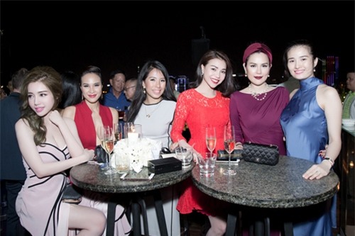 tra ngoc hang bat ngo