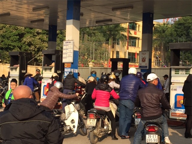 rửa xe, làm móng, làm đẹp, cuối năm, Hà Nội, chặt chém