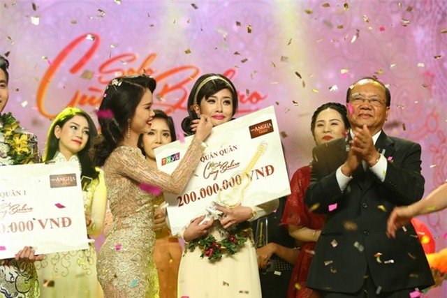 Cô gái rửa chén thành quán quân Solo cùng Bolero