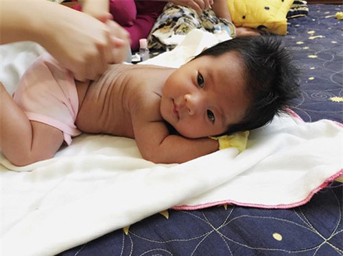 vo tu long ke chuyen cham con ngay tet khi chong ban 