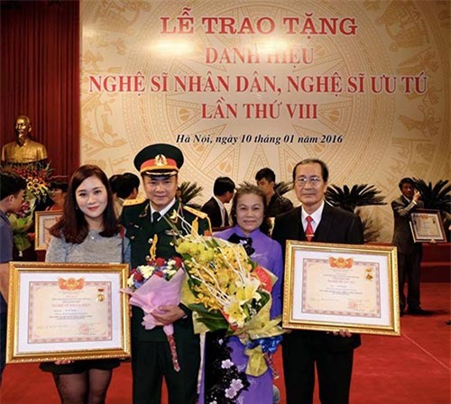 vo tu long ke chuyen cham con ngay tet khi chong ban 