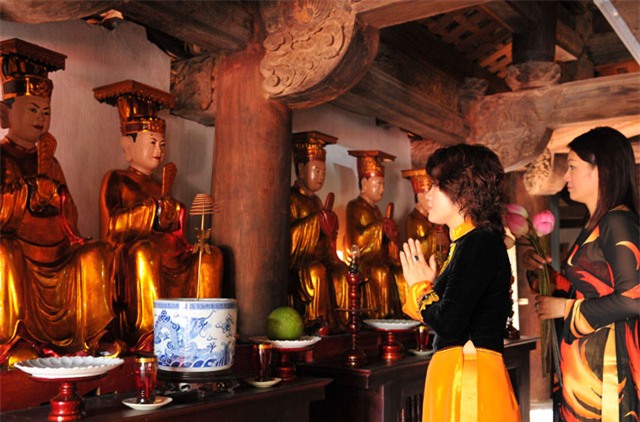 cam ky khi di le chua dau nam binh than co the ban chua biet - 1