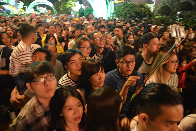 Tết nguyên đán,Tết Bính Thân, pháo hoa