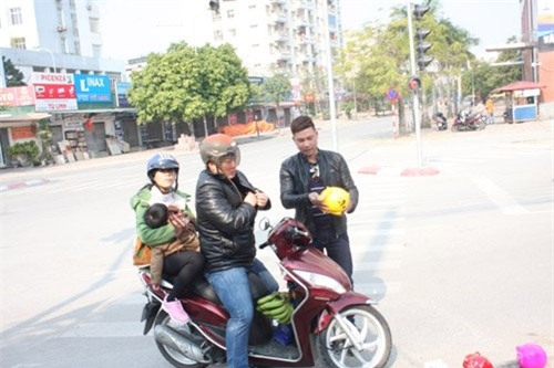 dau nam, dat tre di mua heo dat ve...