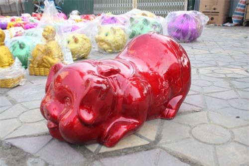 dau nam, dat tre di mua heo dat ve...