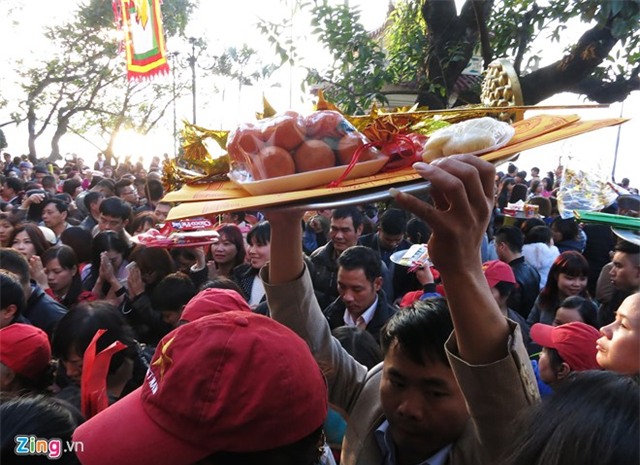 Kẹt cứng ở phủ Tây Hồ ngày đầu năm mới