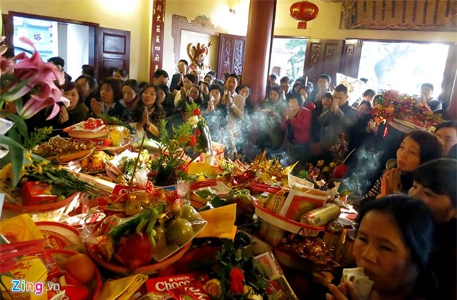 Kẹt cứng ở phủ Tây Hồ ngày đầu năm mới