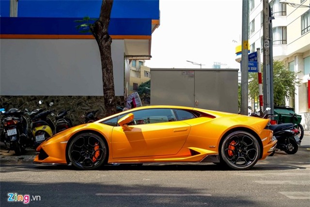 Dàn siêu xe của đại gia Sài Gòn đi chơi Tết Bính Thân