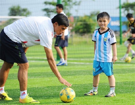 Những “thiên thần” nhỏ đáng yêu của sao sân cỏ Việt - Ảnh 13.