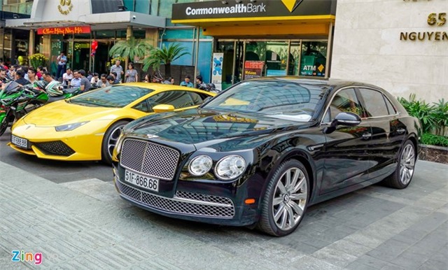 Siêu xe biển đẹp xuống phố Sài Gòn dịp Tết