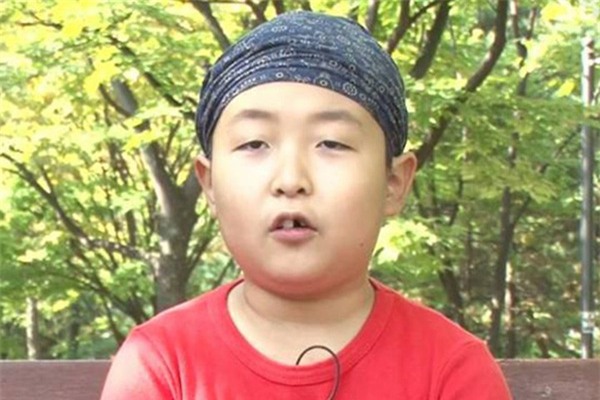Psy nhí qua đời sau 2 năm chống chọi với căn bệnh u não - Ảnh 1.