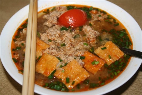 chặt chém, đầu năm, năm mới, bát bún, bún riêu, 200 ngàn đồng, hà nội, tết nguyên đán