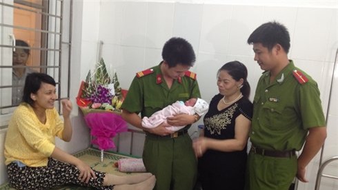 cảnh sát hình sự, CSHS, cảnh sát hình sự đỡ đẻ