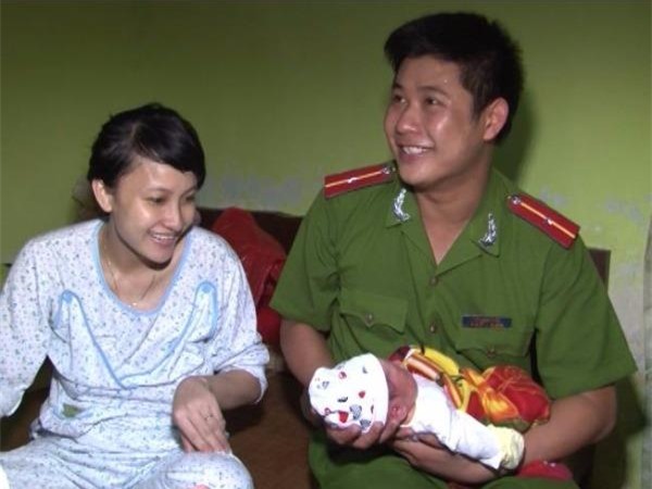 cảnh sát hình sự, CSHS, cảnh sát hình sự đỡ đẻ