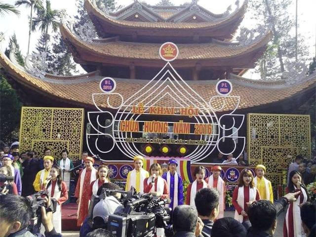 Chùa Hương, khai hội Chùa Hương, Tết Nguyên đán