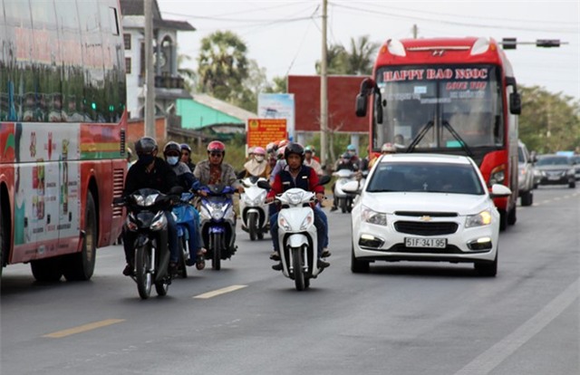 Người dân miền Tây bắt đầu rời quê đi làm