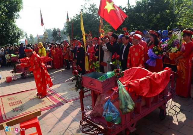 Lễ hội chém lợn khai đao trong phòng kín