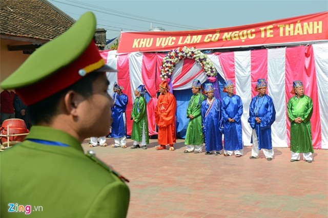 Lễ hội chém lợn khai đao trong phòng kín