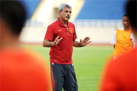 HLV Calisto, VFF, ĐTVN, Miura, bật đèn xanh, Lê Huỳnh Đức, Nguyễn Hữu Thắng