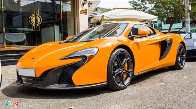 Dàn siêu xe triệu đô của đại gia Sài Gòn phơi nắng