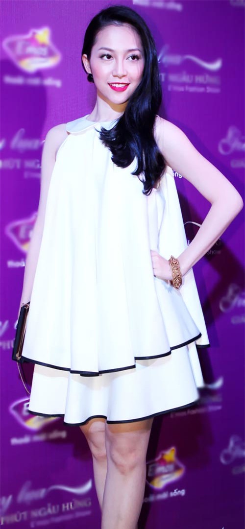 Mê mẩn ngắm phong cách thời trang bầu bí của sao Việt 2