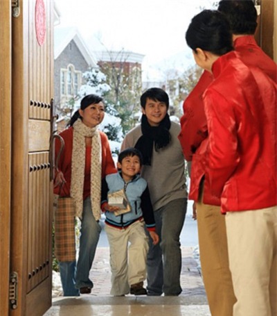 neu co mot ngay, dan ong phai ve que vo an tet? - 2