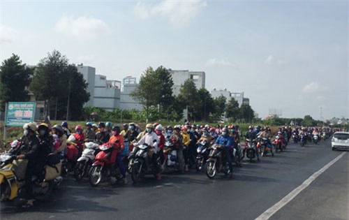nghỉ Tết, đồ đạc, về quê, ùn tắc, tắc đường
