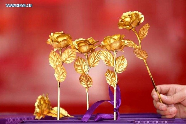 tq: hoa hong boc vang sot dip valentine hinh anh 3