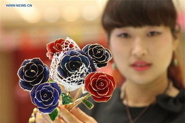 tq: hoa hong boc vang sot dip valentine hinh anh 4