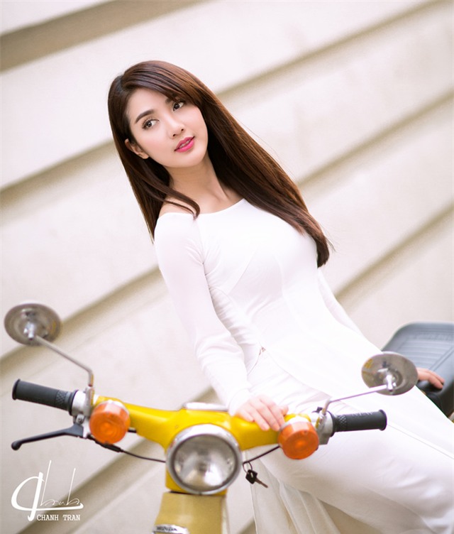 hot girl linh napie e ap ben sen hong hinh anh 7