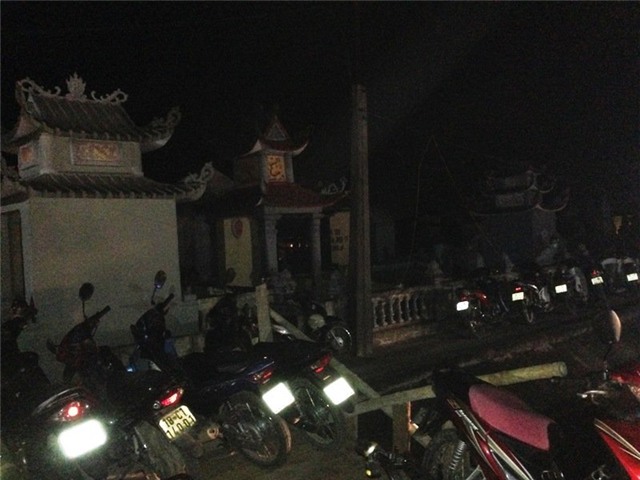 Chợ Viềng, phiên chợ Viềng, chợ Viềng cầu may, quây nghĩa trang, bãi gửi xe