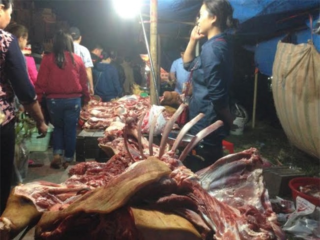 Chợ Viềng, phiên chợ Viềng, chợ Viềng cầu may, quây nghĩa trang, bãi gửi xe