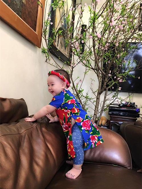 con gai trang nhung 10 thang tuoi dien ao dai dang yeu - 3