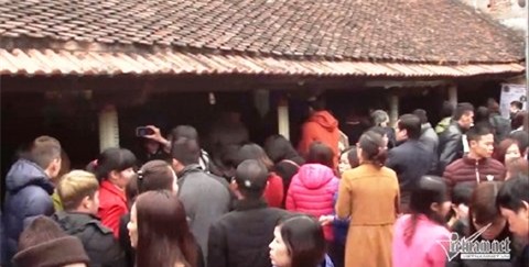 Tết nguyên đán, du xuân, công chức đi lễ hội, công sở vắng hoe sau Tết