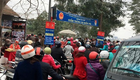 Tết nguyên đán, du xuân, công chức đi lễ hội, công sở vắng hoe sau Tết