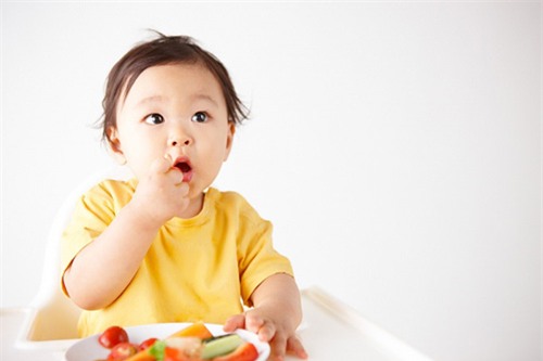 5 kieu an hoa qua rat pho bien nhung hoa hai con - 1