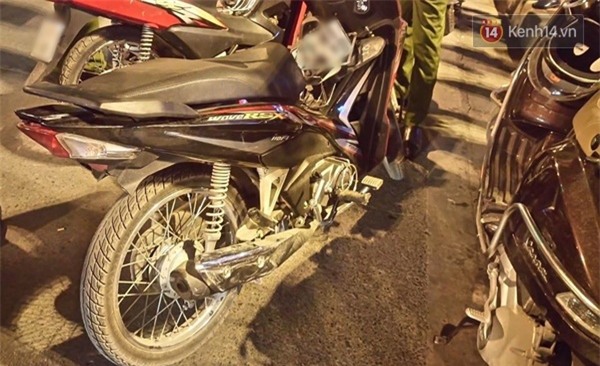 Hà Nội: Ô tô điên đâm liên hoàn nhiều xe máy, một người nguy kịch - Ảnh 3.