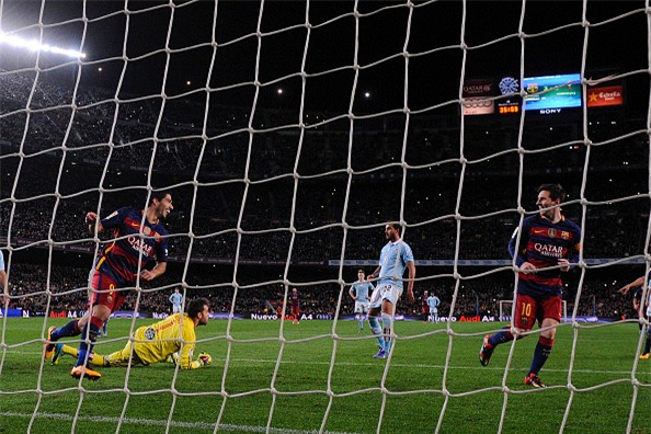 Ronaldo biết vì sao Messi lại sút penalty khó hiểu như vậy - Ảnh 2.