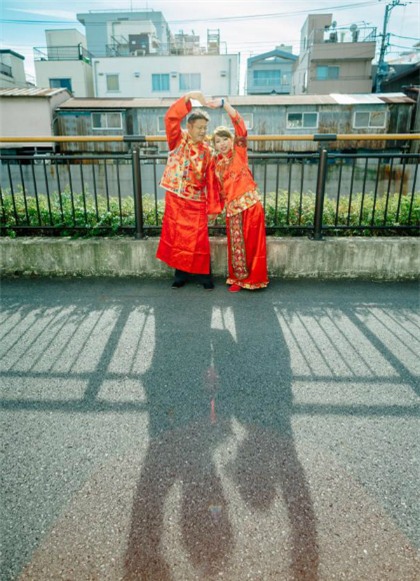 Lặn lội sang Nhật Bản chụp ảnh cưới, cặp đôi Trung Quốc nhận về toàn... thảm họa - Ảnh 1.