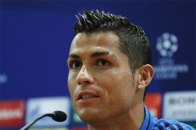 Ronaldo tiết lộ bí mật ở M.U rồi tức giận bỏ họp báo - Ảnh 1