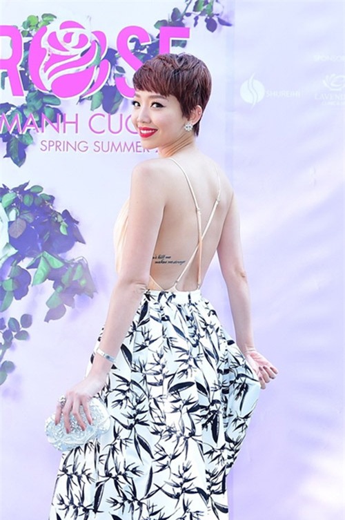toc tien va biet tai khoe lung tran