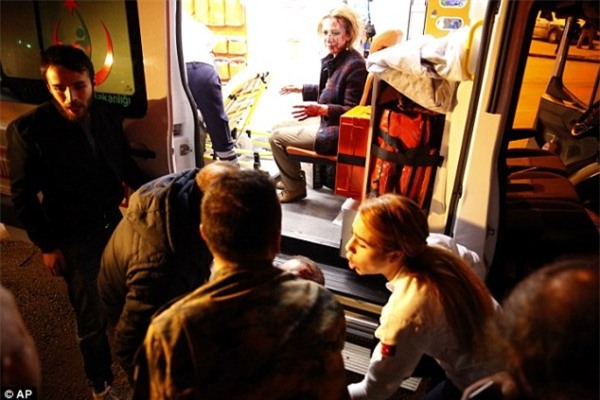 Đánh bom ở thủ đô Thổ Nhĩ Kỳ khiến ít nhất 28 người chết và 61 người khác bị thương - Ảnh 4.